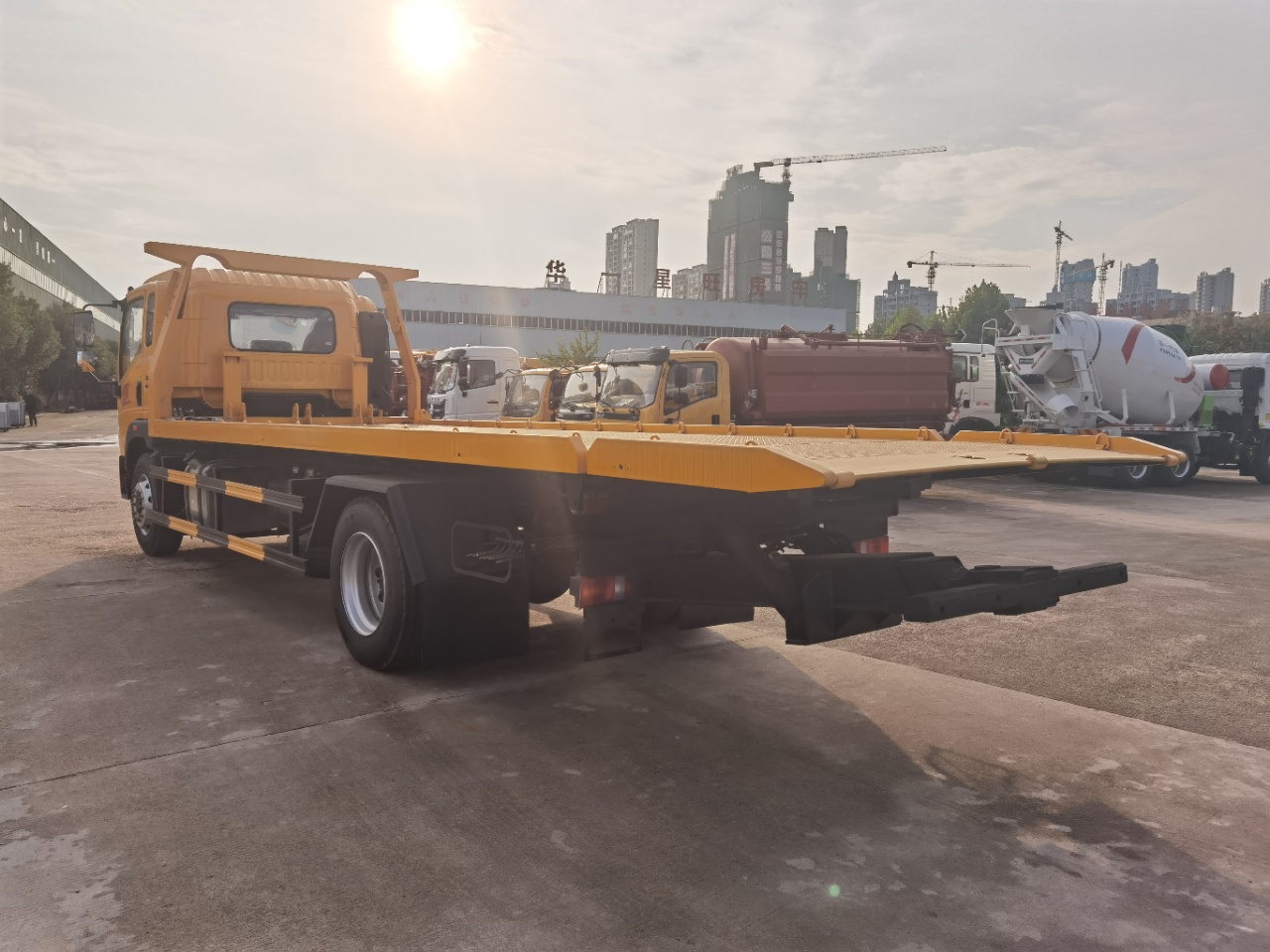 重汽豪沃黃牌清障車