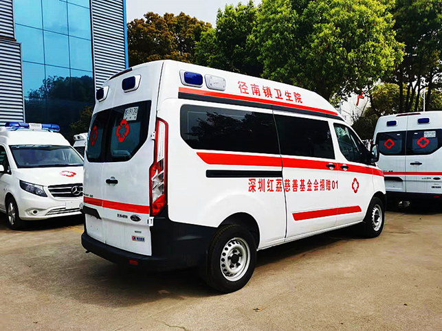 福特全順V362自動(dòng)檔負(fù)壓救護(hù)車(chē)