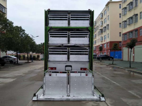 東風天錦單橋6.8米全鋁合金豬苗運輸車