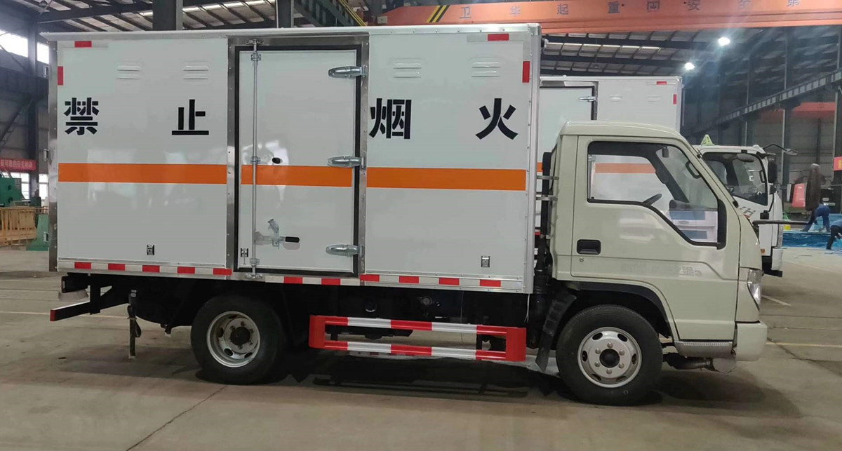 福田時代 3.7米爆破器材運輸車